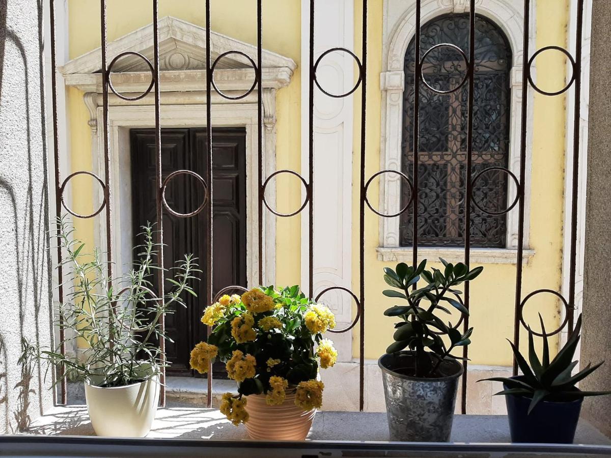 Friends Apartma *